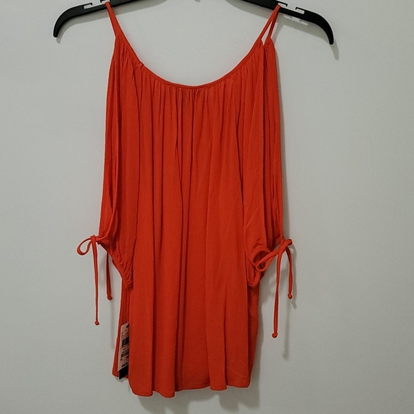 Top - Picture 2 of 2